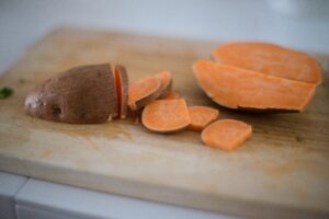 https://oilyfloury.com/boiled-potatoes-and-carrots-recipe/