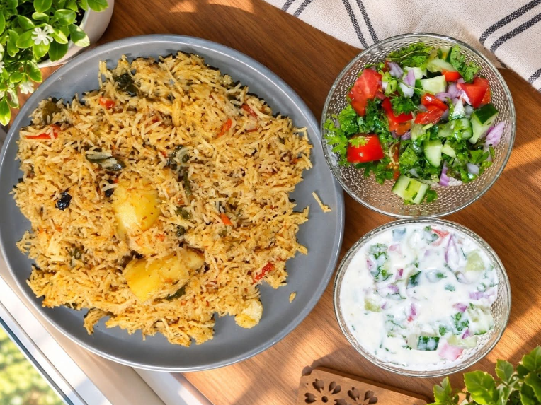 Aloo Tahri Recipe