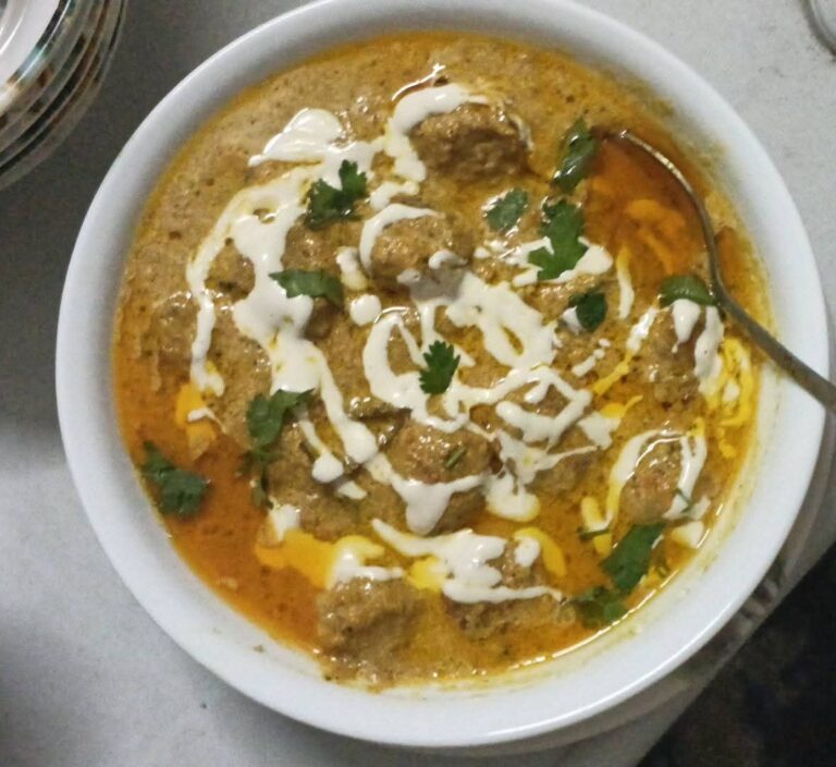 Chicken Malai Kofta Recipe (Soft Chicken Koftay in Creamy White Gravy)