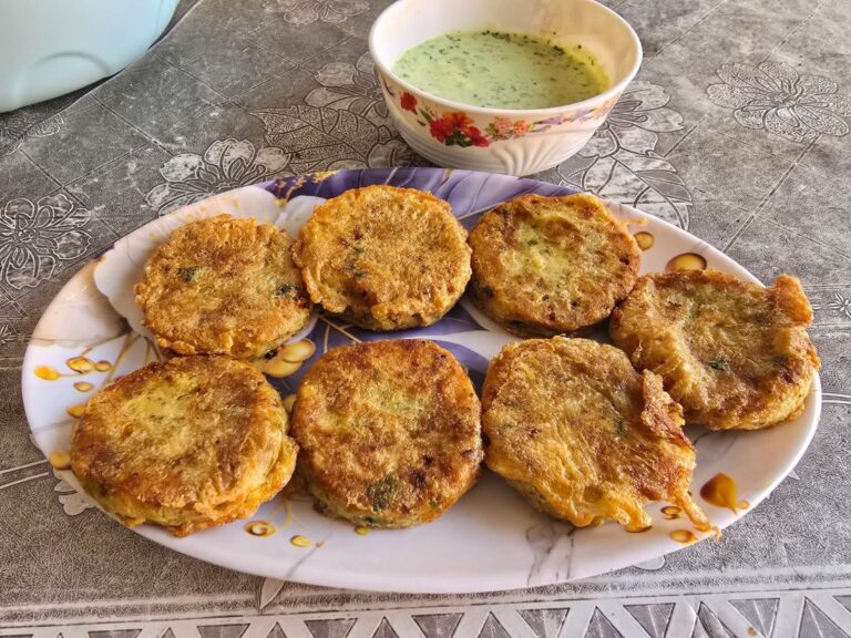 Spicy Aloo Ke Kabab Recipe (Potato Kabab Dipped in Egg) with Green Chutney