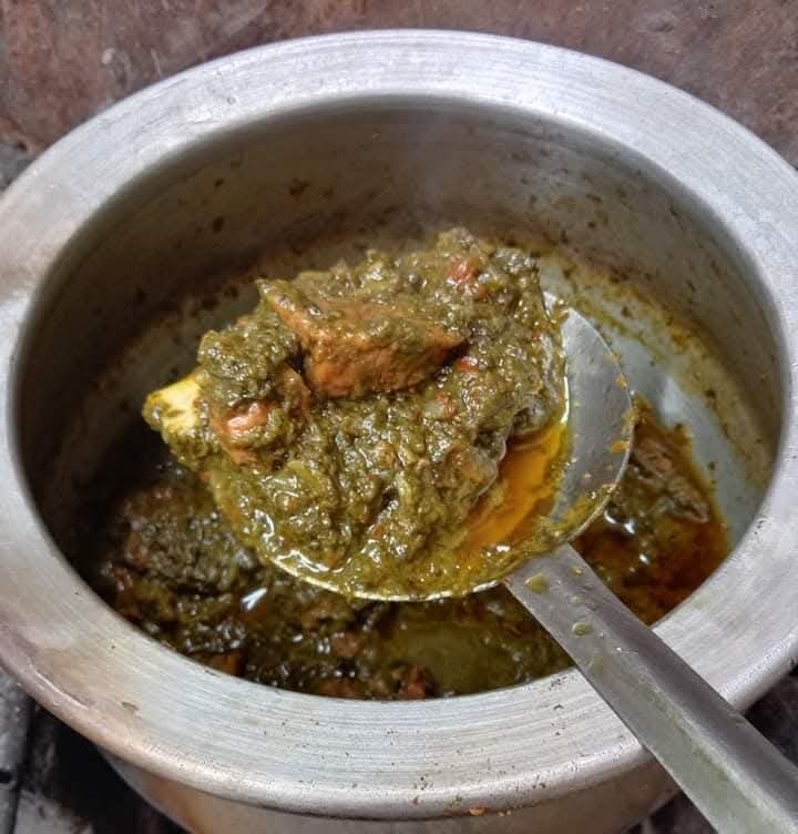 Palak Gosht Recipe (Spicy Mutton Spinach Curry, Homestyle)