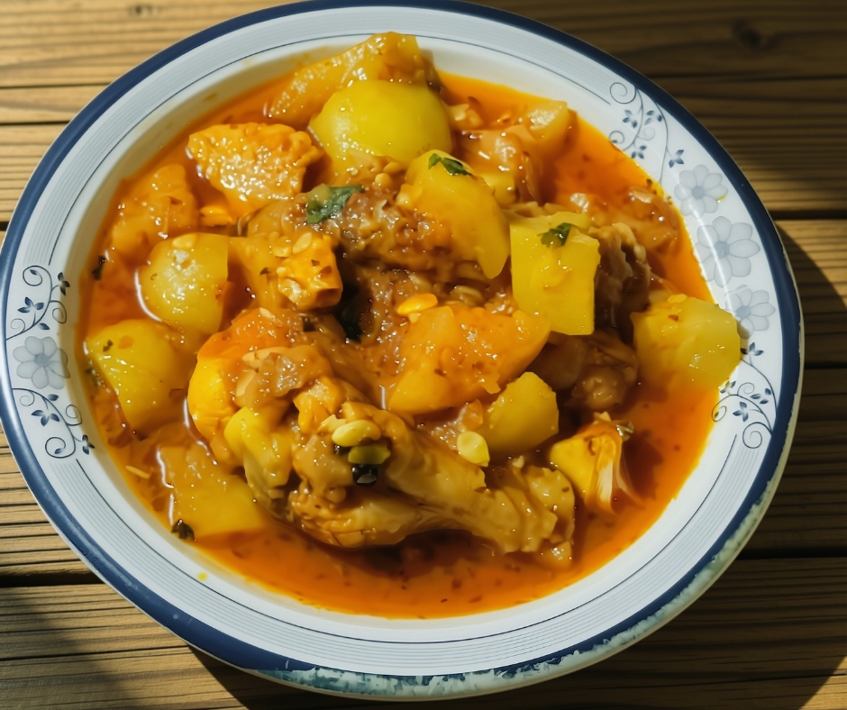Chicken Lauki Recipe (Pakistani Chicken with Bottle Gourd Curry)
