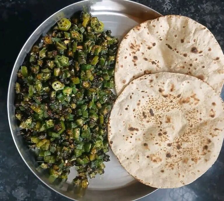 Tawa Bhindi Recipe (Simple Okra Fry with Garlic and Green Chillies)